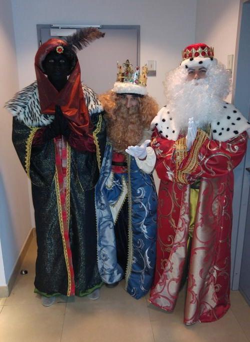 la visita de los reyes siempre hece la delicia de los niños en navidad