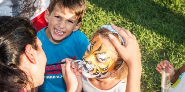 para realizar las pruebas deportivas de gymkanas es mucho mas divertido hacerlo con la cara pintada de personajes 