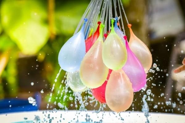 juegos en piscina para niños